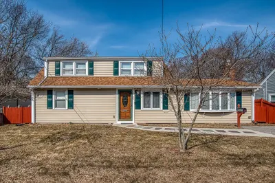 25 Forest St