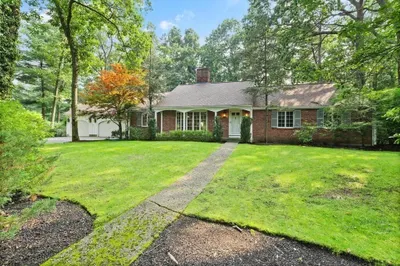 24 Bishops Lane 1