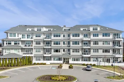 71 Greenwood Avenue #202 1