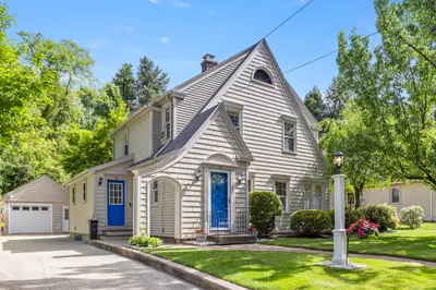 26 Edgewood Ave 1