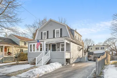 15 Damon St