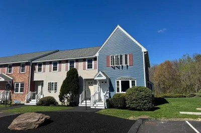 26 Fox Meadow Rd #H