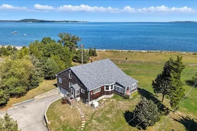 70 Hedge Rd 1