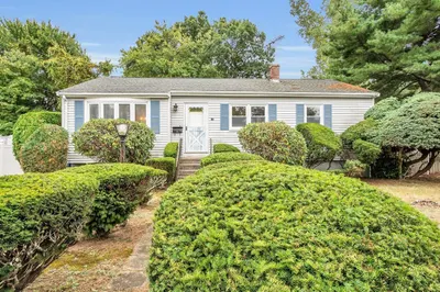 60 Pond Lane
