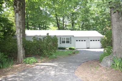415 Montague Rd 1
