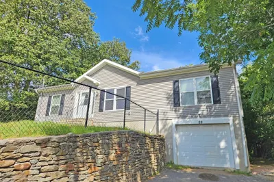 28 Brooks St