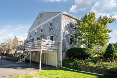11 Village Green Dr #B