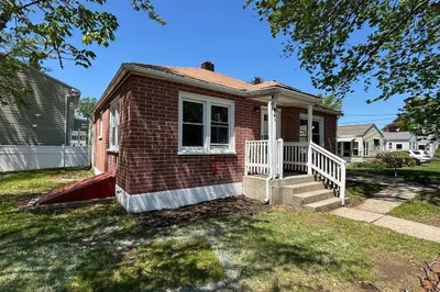 54 Phillips Ave 1