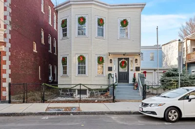 48 Shawmut St 1