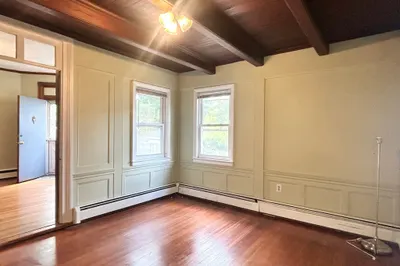 500 Centre St #1 1