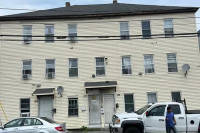 125-129 Salem