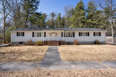 10 Lawndale Rd