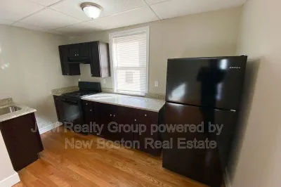 38 Neptune Blvd #1R 1