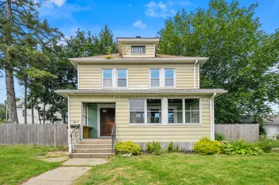 15 Burke Avenue 1