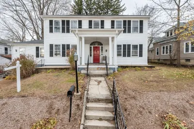 17 Pleasant Street