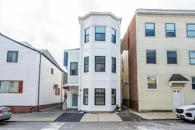 231 Everett St #1 1