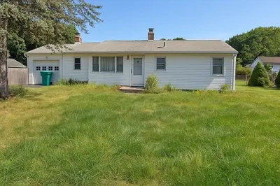 50 Lionel Ave 1