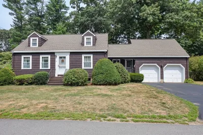 35 Walnut Rd