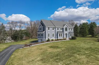 4 Swanson Ln 1
