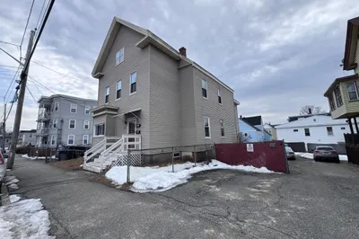 14 Cedar St #1