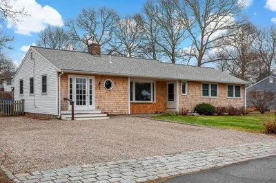 13 Half Moon Cir
