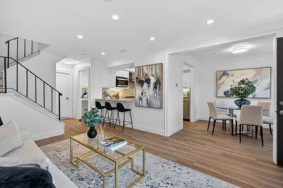 11 Rosewood Drive #11