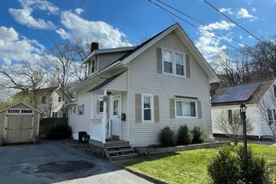 6 E Lake St