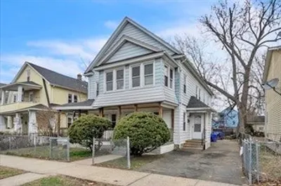124-126 Westford Cir