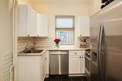 31 Queensberry St #12A
