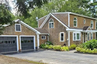 115 Acushnet Rd 1
