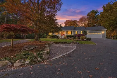 6 Bartley Dr 1