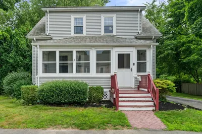 44 Williams St
