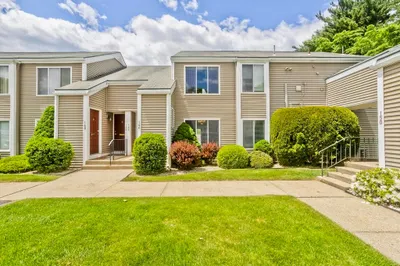 144 Nassau Dr #144 1