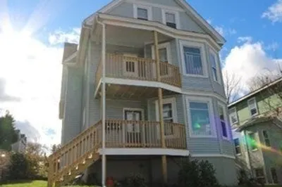 74 Green Hill Pkwy 1