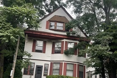 8-10 Walnut Park
