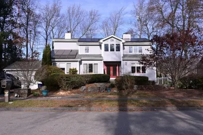 22 Hickory Dr 1