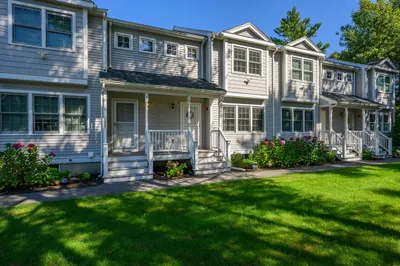 6 Great Cedar Dr #6