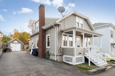 19 1/2 Laurel St 1