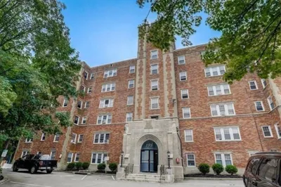 195 Thomas Burgin Pkwy #301