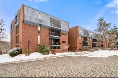 85 Grove St #203