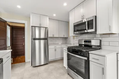 10 Royal St #1