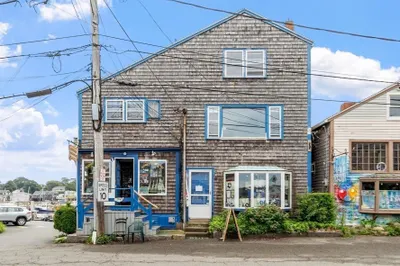 13 Bearskin Neck 1