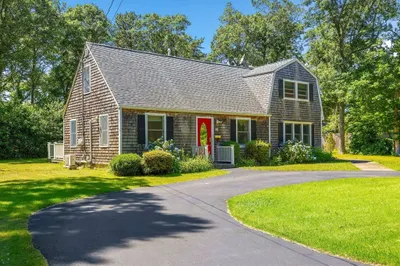 93 Twin Hill Rd