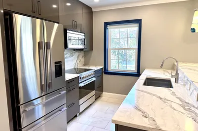 27-29 Commonwealth Ave #6 1