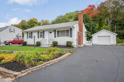 61 Meadowview Dr