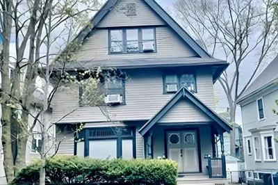 79 Aspinwall Ave #2
