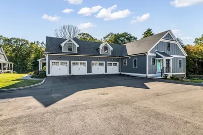 8 Hickory Hill Way 1