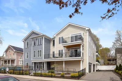 6 Ashland St #2