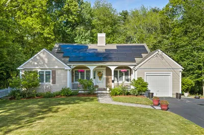 113 Colonel Hunt Dr 1
