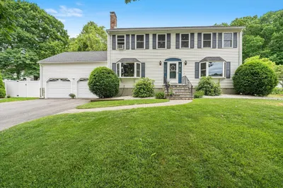 10 Manoogian Cir 1